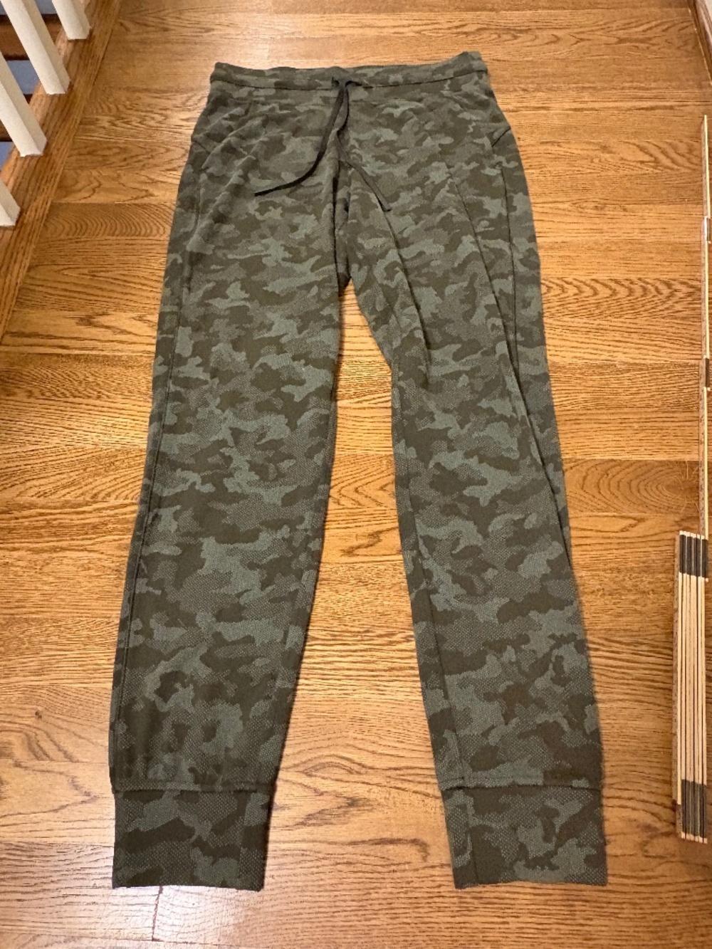 Lululemon Ready to Rulu Jogger Heritage Camo Deep Coal Sz 8